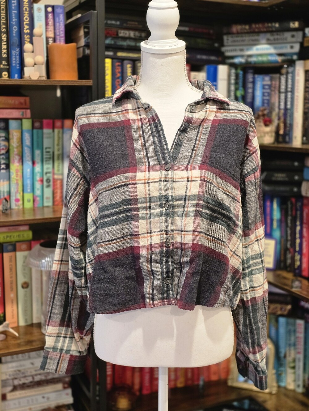 American Eagle Women's Plaid Button-Front Cropped Flannel